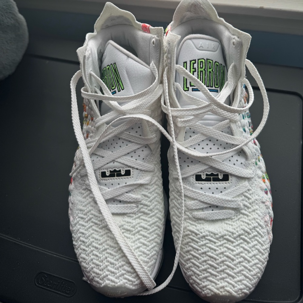 LeBron 17 ‘Air Command Force’